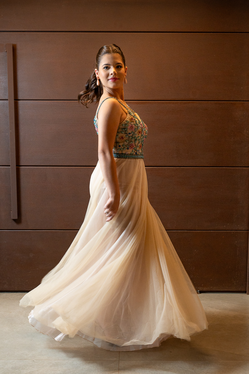 aluguel-de-vestidos-de-festa-em-barbacena-venda-de-vestidos-de-luxo-em-barbacena-baile-da-medicina-barbacena-baile-do-adeus-barbacena-mg-roupa-de-gala-vestidos-de-luxo-aluguel-barbacena-evase-festas-barbacena-traje-fino-passeio-completo-aluguel-evase-bq