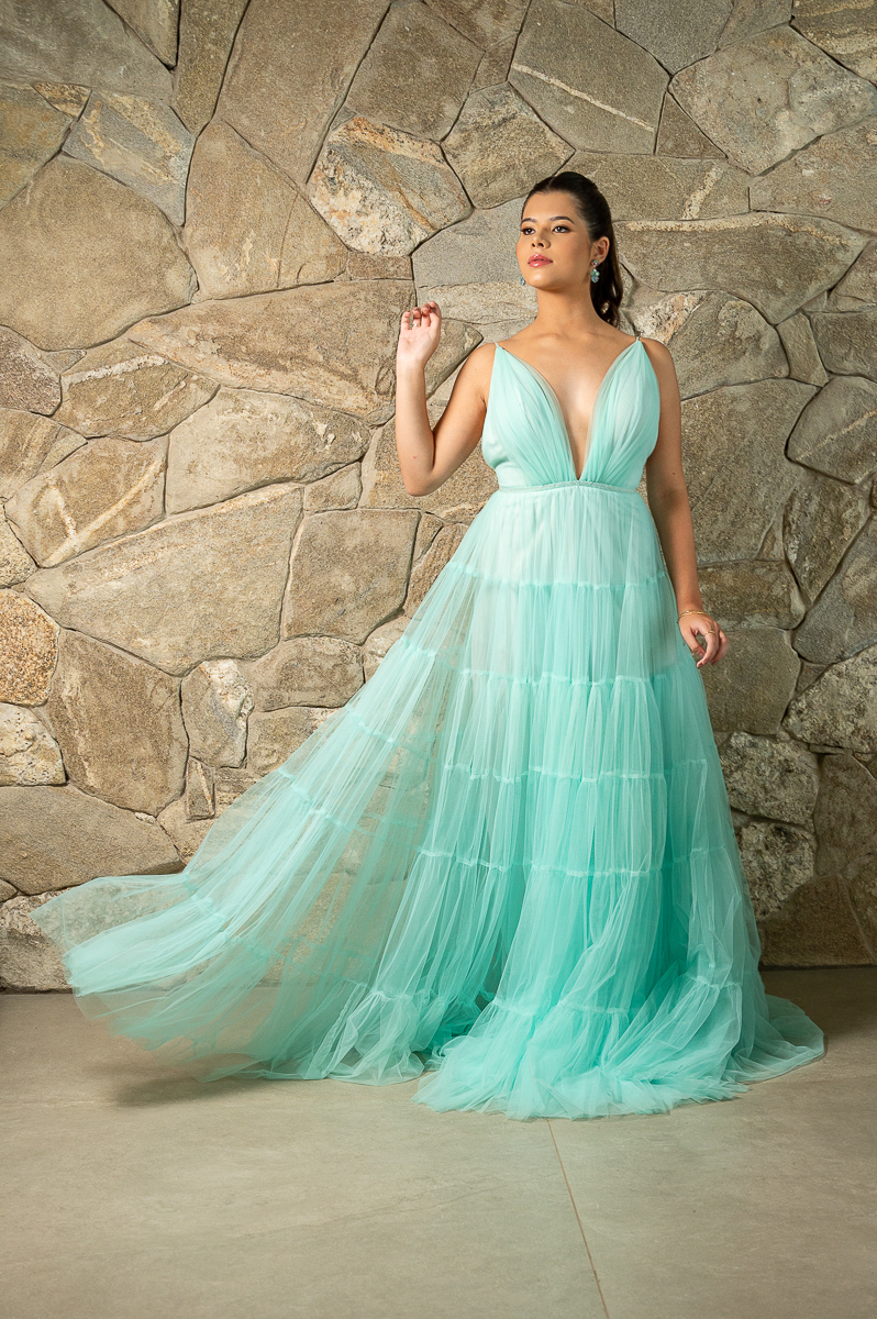 aluguel-de-vestidos-de-festa-em-barbacena-venda-de-vestidos-de-luxo-em-barbacena-baile-da-medicina-barbacena-baile-do-adeus-barbacena-mg-roupa-de-gala-vestidos-de-luxo-aluguel-barbacena-evase-festas-barbacena-traje-fino-passeio-completo-aluguel-evase-bq