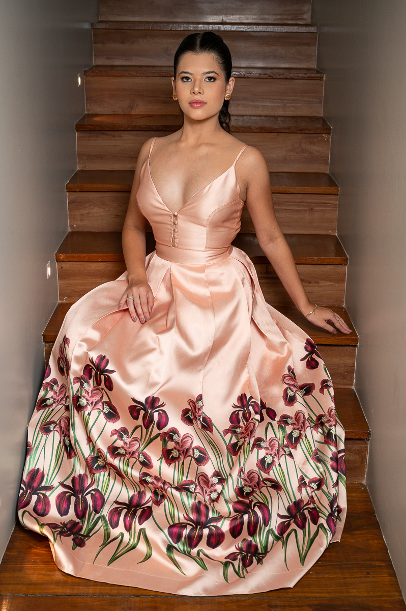 aluguel-de-vestidos-de-festa-em-barbacena-venda-de-vestidos-de-luxo-em-barbacena-baile-da-medicina-barbacena-baile-do-adeus-barbacena-mg-roupa-de-gala-vestidos-de-luxo-aluguel-barbacena-evase-festas-barbacena-traje-fino-passeio-completo-aluguel-evase-bq