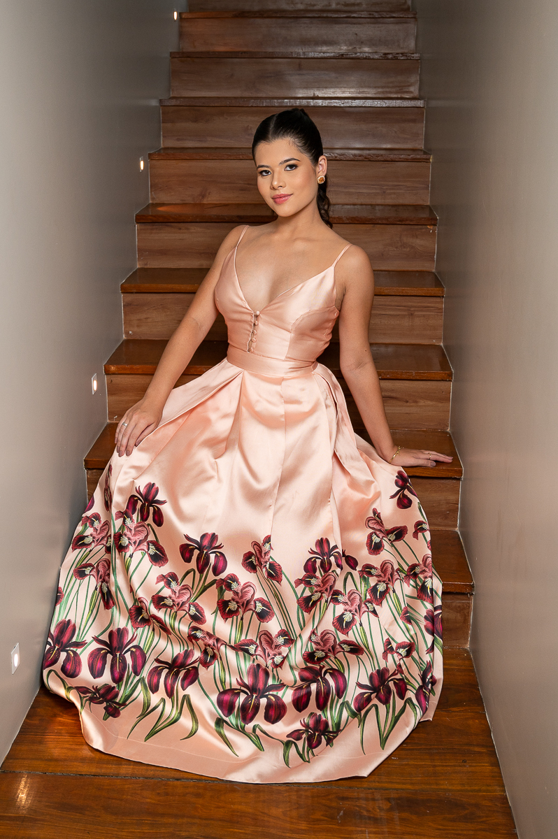 aluguel-de-vestidos-de-festa-em-barbacena-venda-de-vestidos-de-luxo-em-barbacena-baile-da-medicina-barbacena-baile-do-adeus-barbacena-mg-roupa-de-gala-vestidos-de-luxo-aluguel-barbacena-evase-festas-barbacena-traje-fino-passeio-completo-aluguel-evase-bq