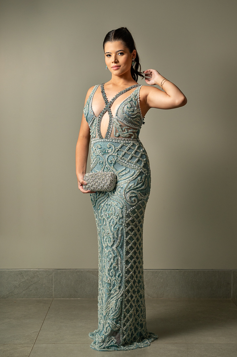 aluguel-de-vestidos-de-festa-em-barbacena-venda-de-vestidos-de-luxo-barbacena-baile-da-medicina-barbacena-baile-do-adeus-barbacena-roupa-de-gala-vestidos-de-luxo-aluguel-evase-festas-barbacena-traje-fino-passeio-completo-rainha-das-rosas-barbacena-2023