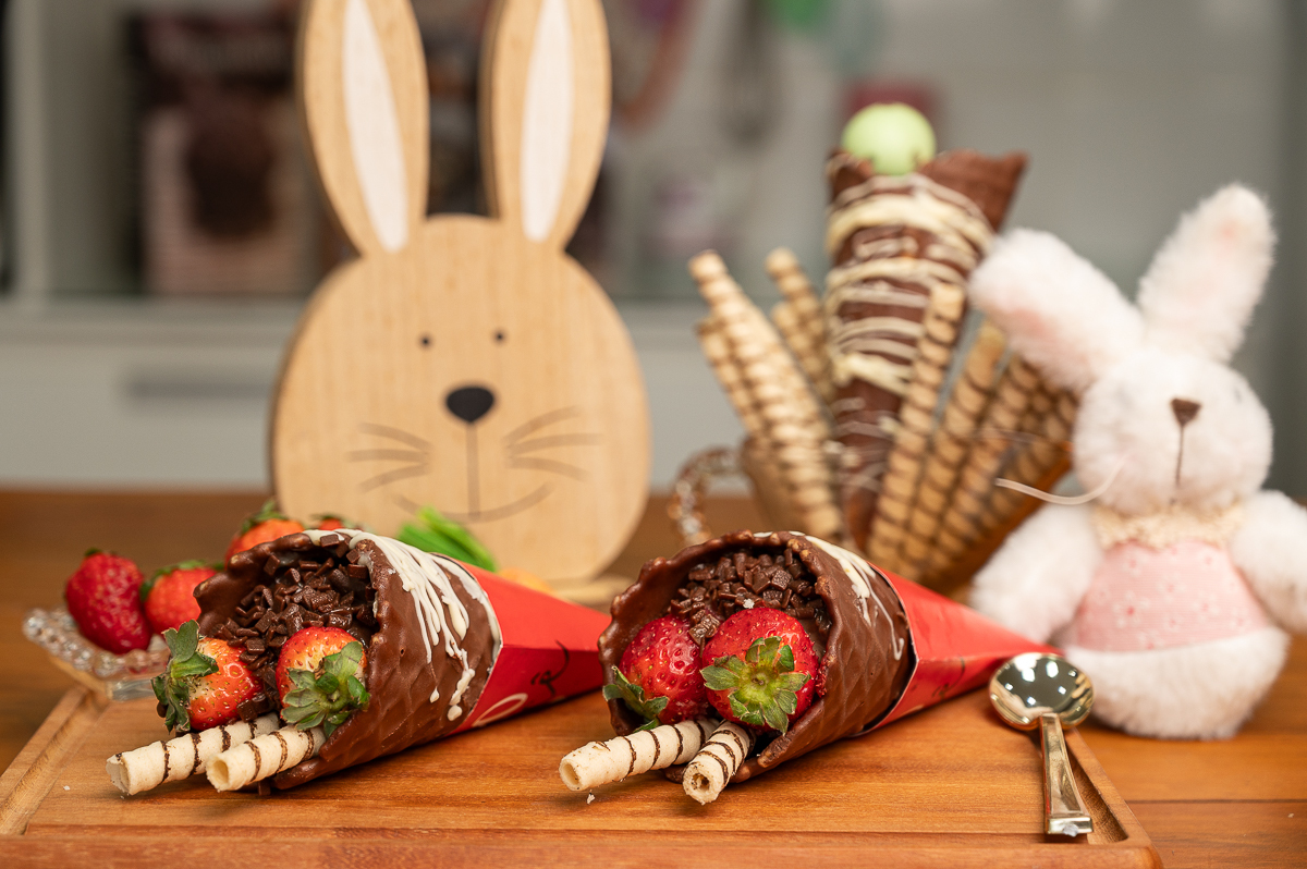 ovo-de-Páscoa-artesanal-ovos-de-colher-pascoa-2024-cardapio-de-pascoa-fotos-de-ovos-de-pascoa-ovo-de-pascoa-gourmet-em-barbacena-confeitarti-barbacena-delicioso-ovo-de-pascoa-fotos-incriveis-de-ovos-de-pascoa-fotografo-de-alimentos-minas-gerais-barbacena