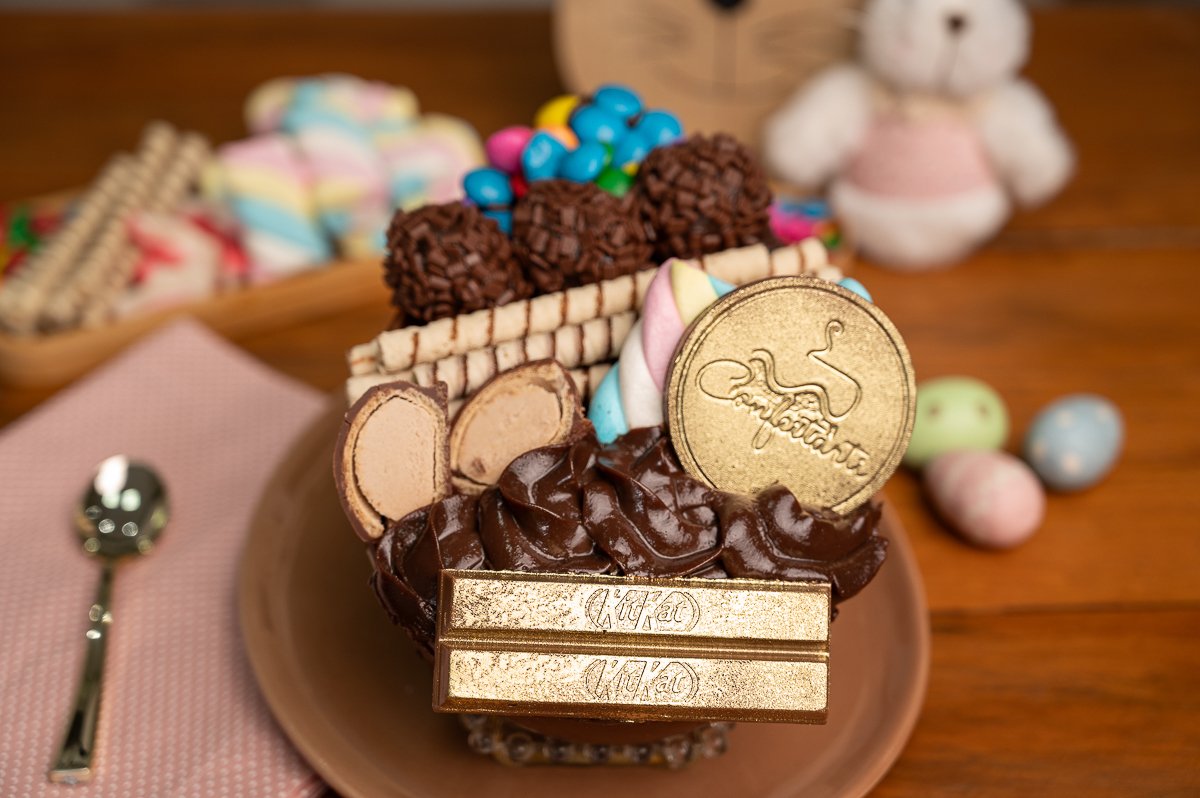 ovo-de-Páscoa-artesanal-ovos-de-colher-pascoa-2024-cardapio-de-pascoa-fotos-de-ovos-de-pascoa-ovo-de-pascoa-gourmet-em-barbacena-confeitarti-barbacena-delicioso-ovo-de-pascoa-fotos-incriveis-de-ovos-de-pascoa-fotografo-de-alimentos-minas-gerais-barbacena