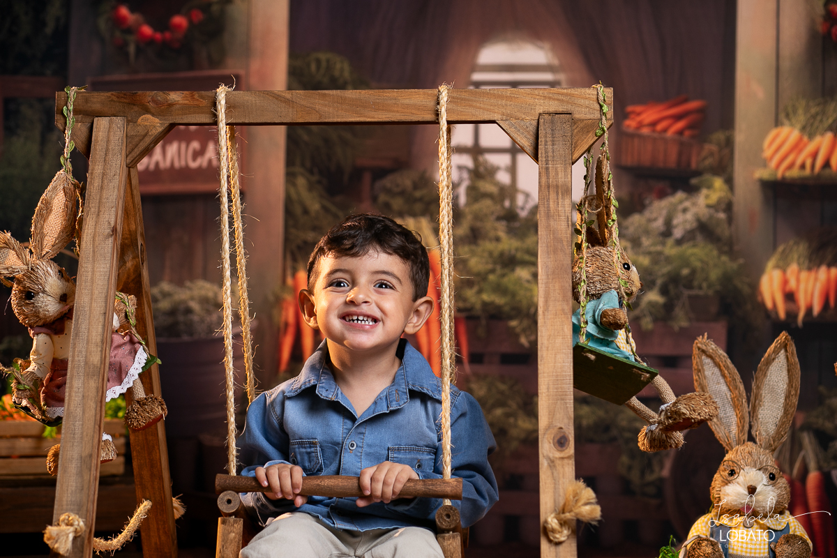 ensaio-de-pascoa-2024-fotos-de-pascoa-coelhinho-da-pascoa-ovos-de-pascoa-mini-sessao-fotografica-de-pascoa-estudio-fotografico-infantil-em-barbacena-isabela-lobato-fotografia-barbacena-mg