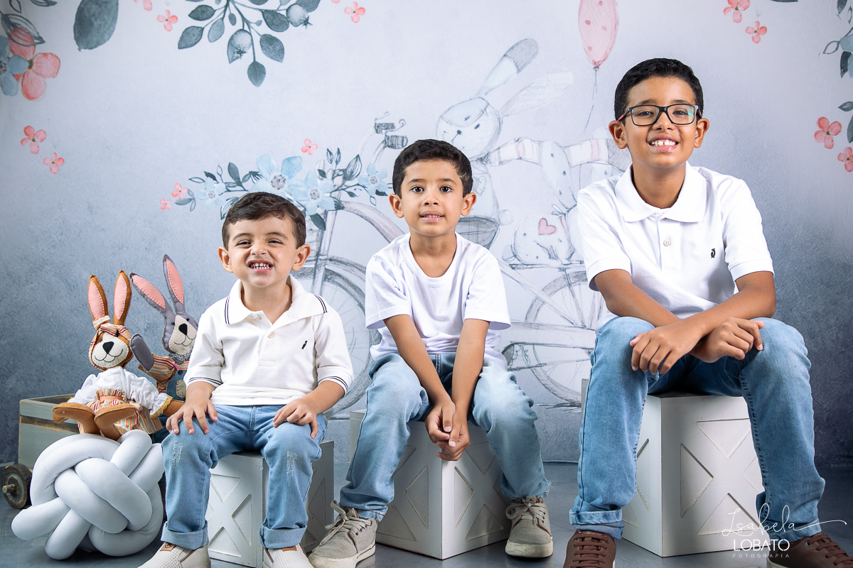 ensaio-de-pascoa-2024-fotos-de-pascoa-coelhinho-da-pascoa-ovos-de-pascoa-mini-sessao-fotografica-de-pascoa-estudio-fotografico-infantil-em-barbacena-isabela-lobato-fotografia-barbacena-mg