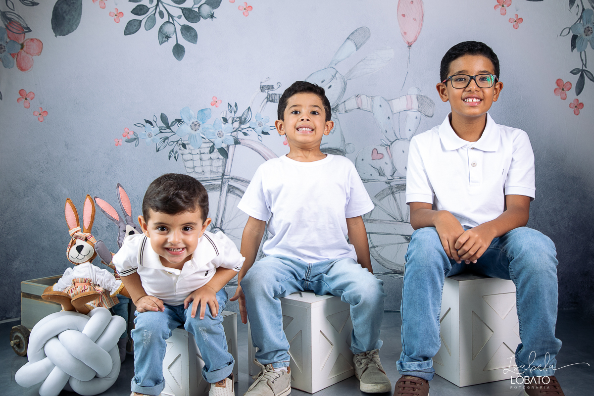 ensaio-de-pascoa-2024-fotos-de-pascoa-coelhinho-da-pascoa-ovos-de-pascoa-mini-sessao-fotografica-de-pascoa-estudio-fotografico-infantil-em-barbacena-isabela-lobato-fotografia-barbacena-mg