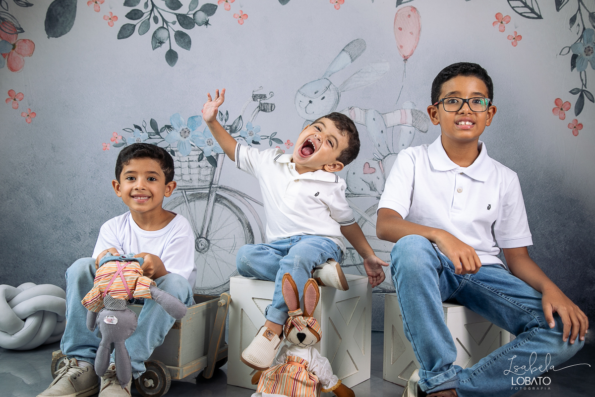 ensaio-de-pascoa-2024-fotos-de-pascoa-coelhinho-da-pascoa-ovos-de-pascoa-mini-sessao-fotografica-de-pascoa-estudio-fotografico-infantil-em-barbacena-isabela-lobato-fotografia-barbacena-mg