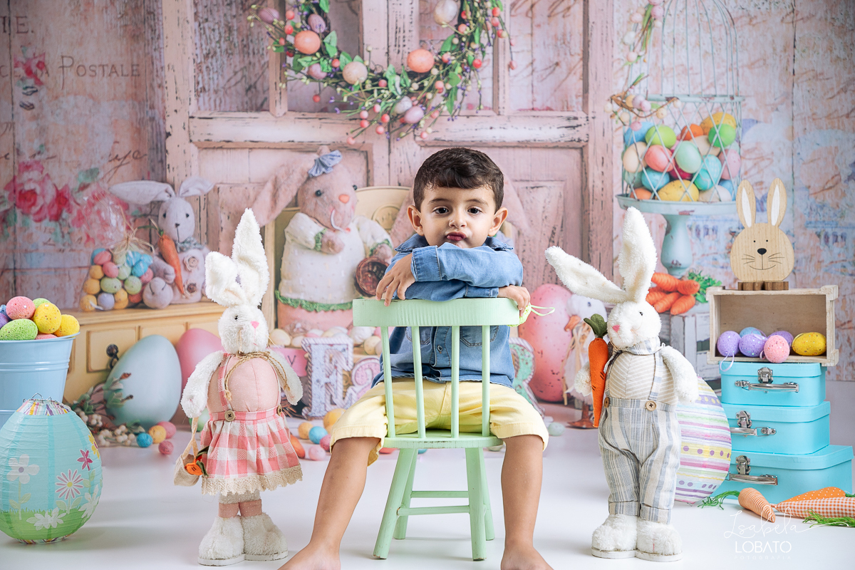 ensaio-de-pascoa-2024-fotos-de-pascoa-coelhinho-da-pascoa-ovos-de-pascoa-mini-sessao-fotografica-de-pascoa-estudio-fotografico-infantil-em-barbacena-isabela-lobato-fotografia-barbacena-mg