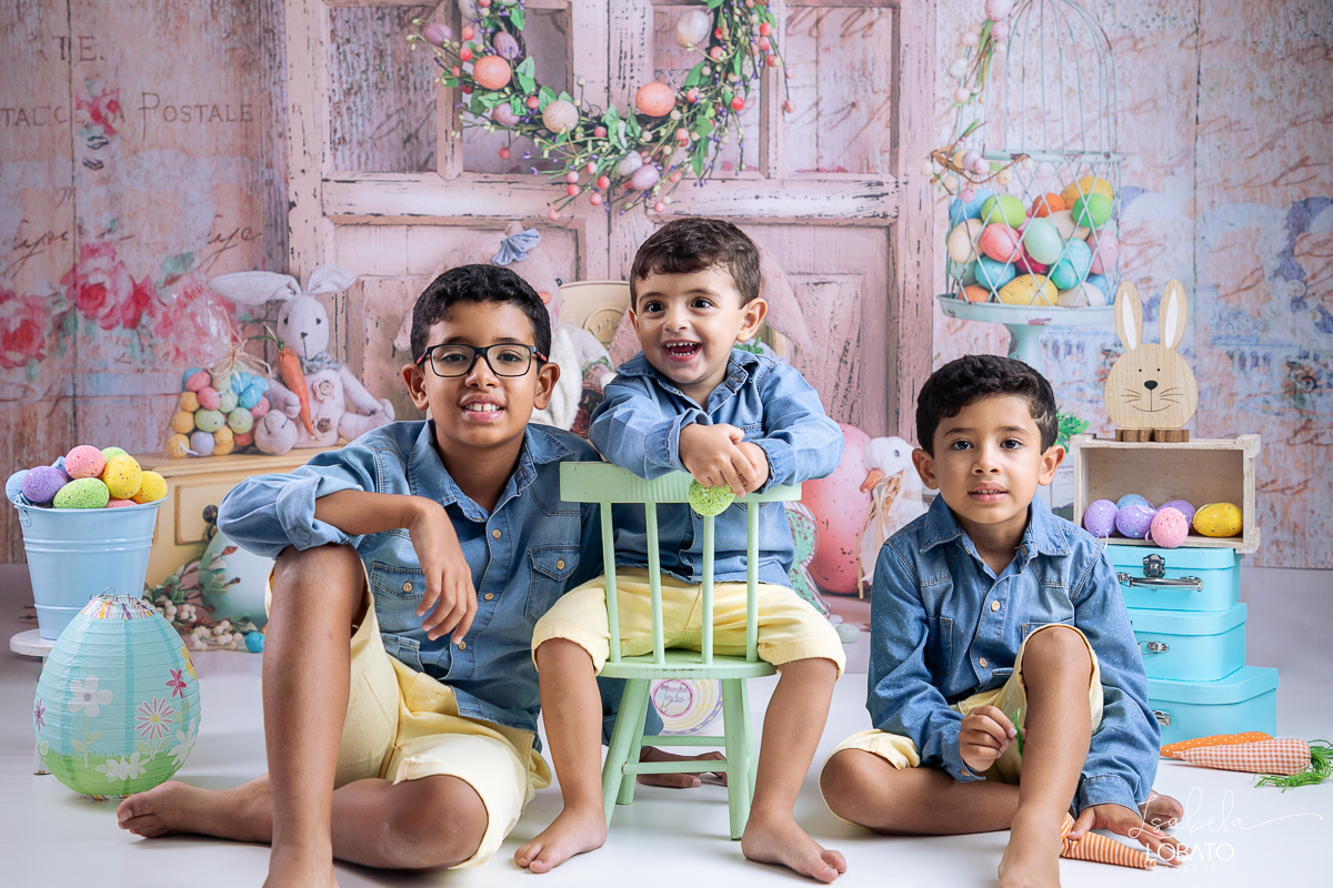 ensaio-de-pascoa-2024-fotos-de-pascoa-coelhinho-da-pascoa-ovos-de-pascoa-mini-sessao-fotografica-de-pascoa-estudio-fotografico-infantil-em-barbacena-isabela-lobato-fotografia-barbacena-mg