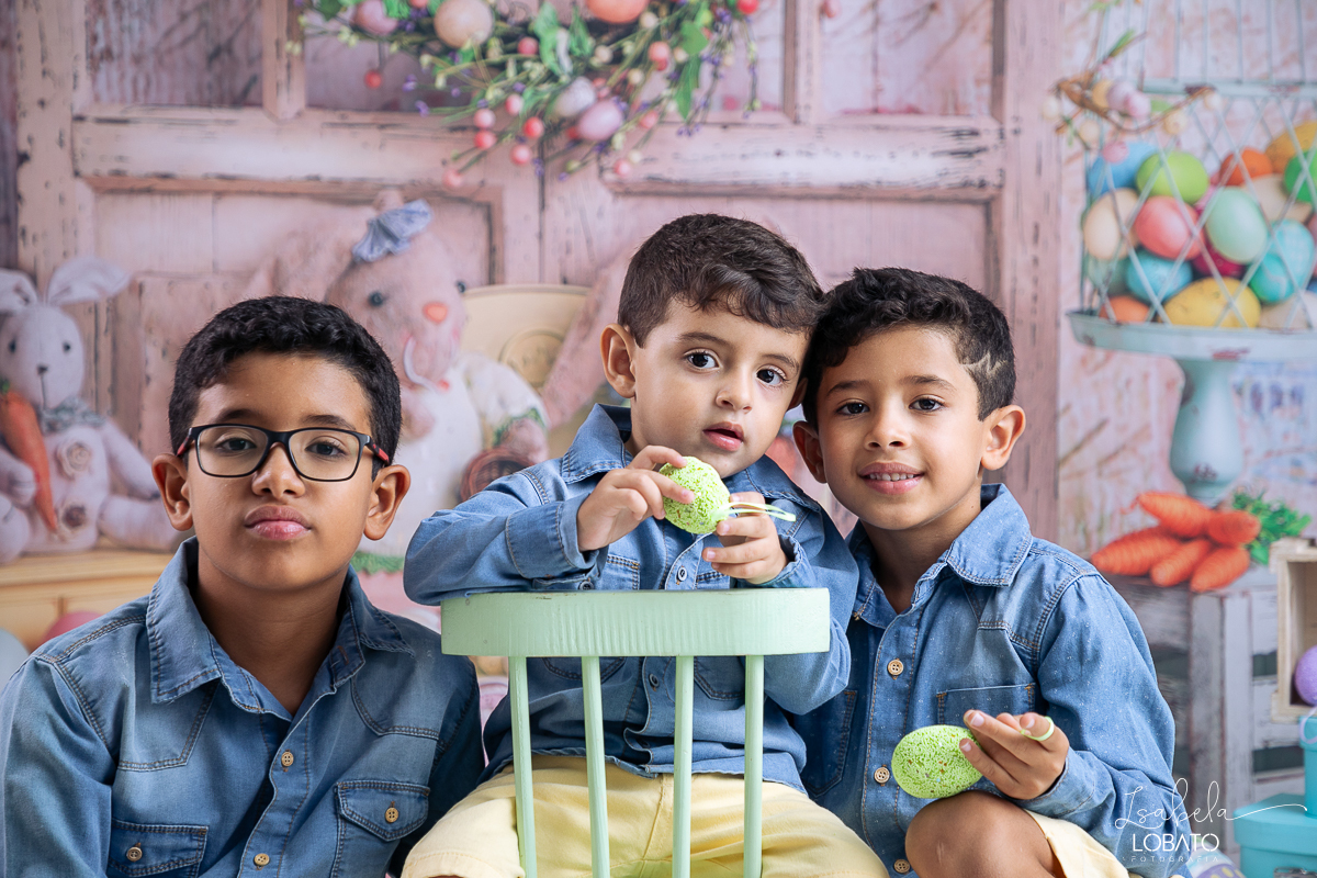 ensaio-de-pascoa-2024-fotos-de-pascoa-coelhinho-da-pascoa-ovos-de-pascoa-mini-sessao-fotografica-de-pascoa-estudio-fotografico-infantil-em-barbacena-isabela-lobato-fotografia-barbacena-mg