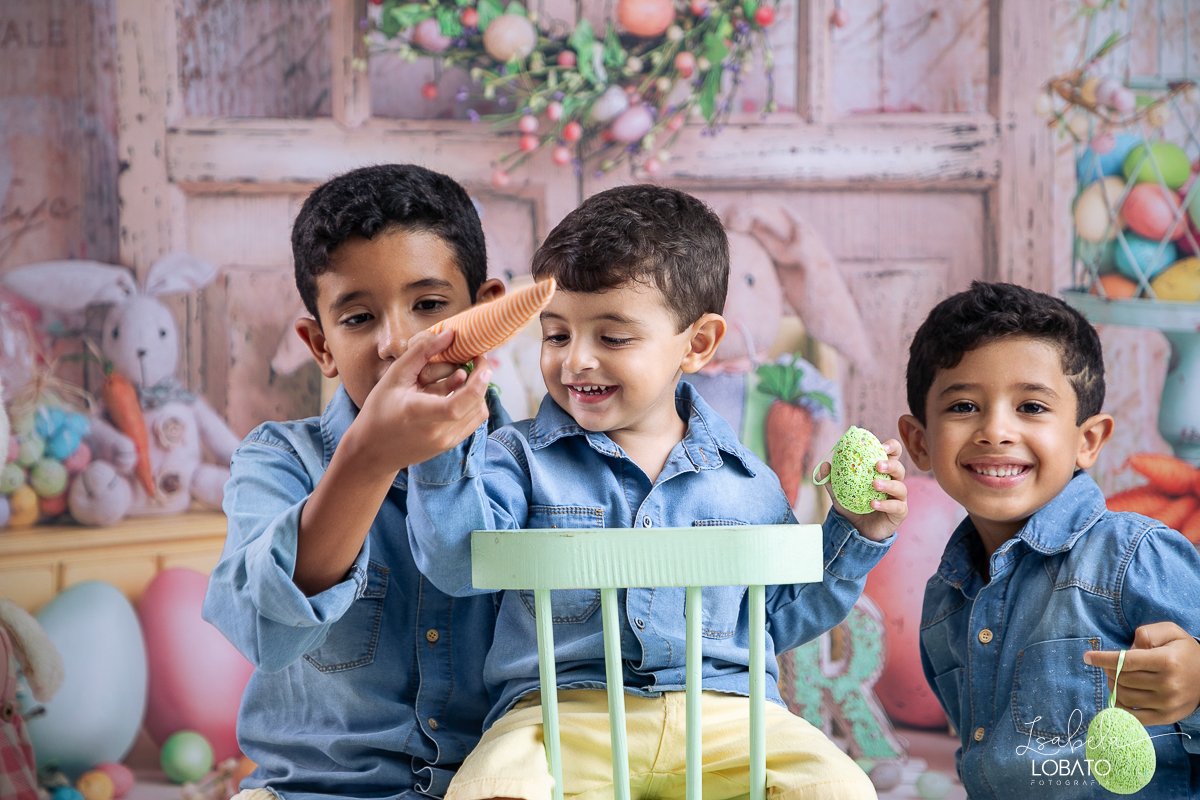 ensaio-de-pascoa-2024-fotos-de-pascoa-coelhinho-da-pascoa-ovos-de-pascoa-mini-sessao-fotografica-de-pascoa-estudio-fotografico-infantil-em-barbacena-isabela-lobato-fotografia-barbacena-mg