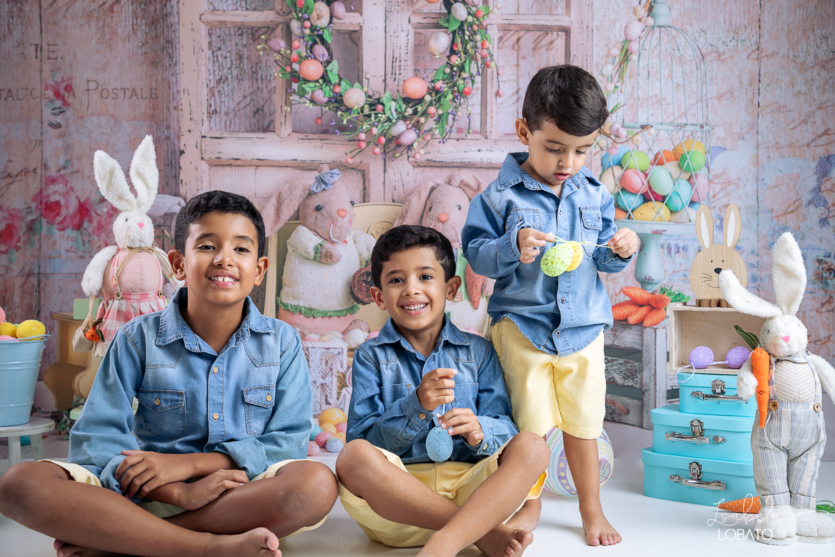 ensaio-de-pascoa-2024-fotos-de-pascoa-coelhinho-da-pascoa-ovos-de-pascoa-mini-sessao-fotografica-de-pascoa-estudio-fotografico-infantil-em-barbacena-isabela-lobato-fotografia-barbacena-mg