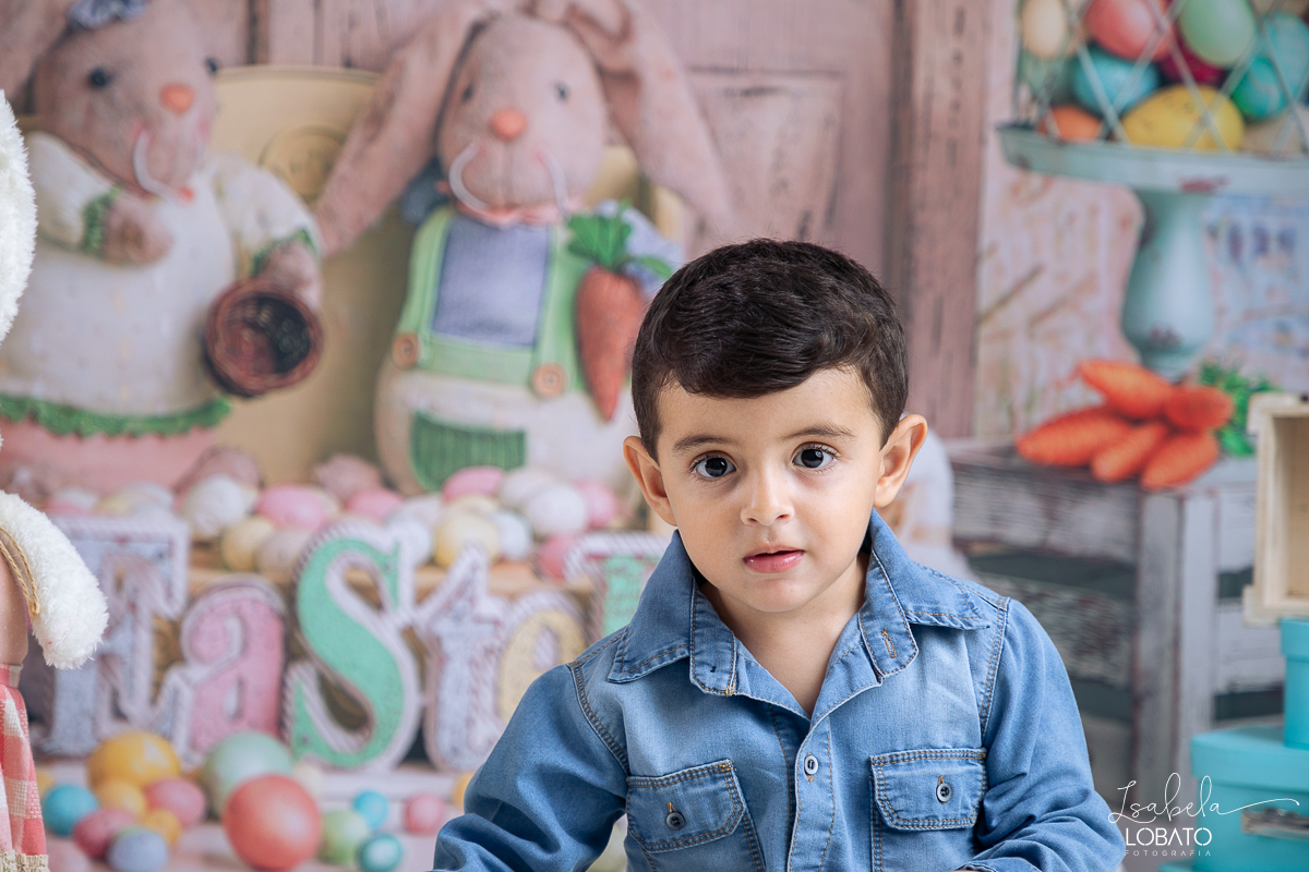 ensaio-de-pascoa-2024-fotos-de-pascoa-coelhinho-da-pascoa-ovos-de-pascoa-mini-sessao-fotografica-de-pascoa-estudio-fotografico-infantil-em-barbacena-isabela-lobato-fotografia-barbacena-mg