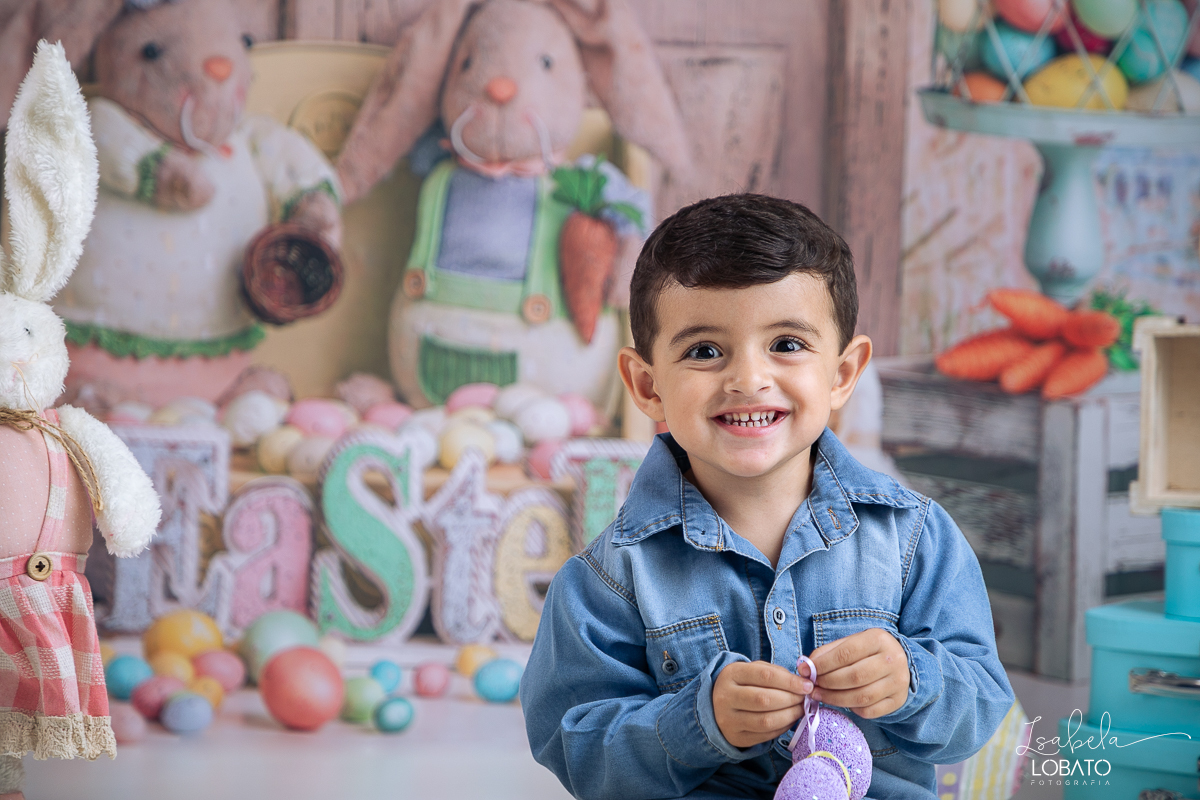 ensaio-de-pascoa-2024-fotos-de-pascoa-coelhinho-da-pascoa-ovos-de-pascoa-mini-sessao-fotografica-de-pascoa-estudio-fotografico-infantil-em-barbacena-isabela-lobato-fotografia-barbacena-mg