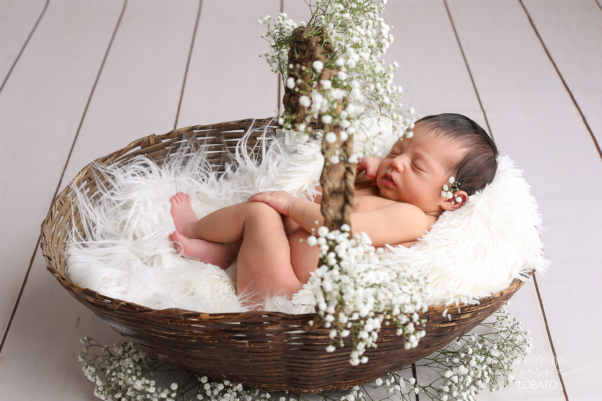 ensaio-fotografico-de-recem-nascido-ensaio-newborn-bebe-recem-nascido-fotografa-de-recem-nascido-em-barbacena-ideia-de-ensaio-newborn-estudio-fotografico-em-barbacena-isabela-lobato-fotografia-melhor-fotografo-de-bebe-em-barbacena-fotografa-de-criancas