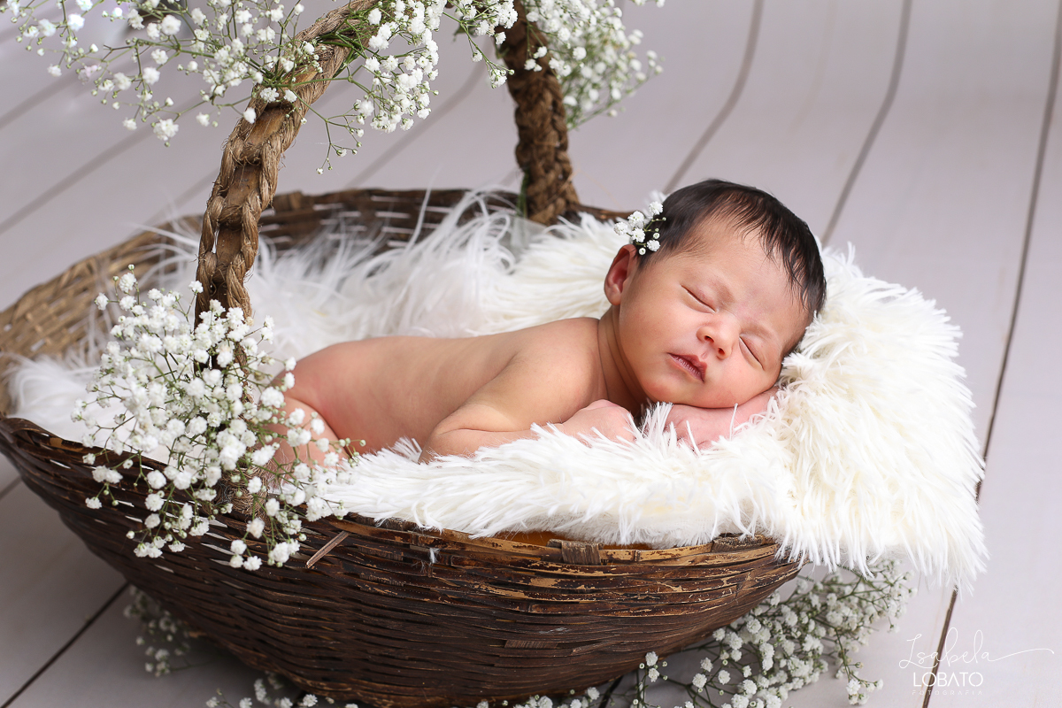 ensaio-fotografico-de-recem-nascido-ensaio-newborn-bebe-recem-nascido-fotografa-de-recem-nascido-em-barbacena-ideia-de-ensaio-newborn-estudio-fotografico-em-barbacena-isabela-lobato-fotografia-melhor-fotografo-de-bebe-em-barbacena-fotografa-de-criancas