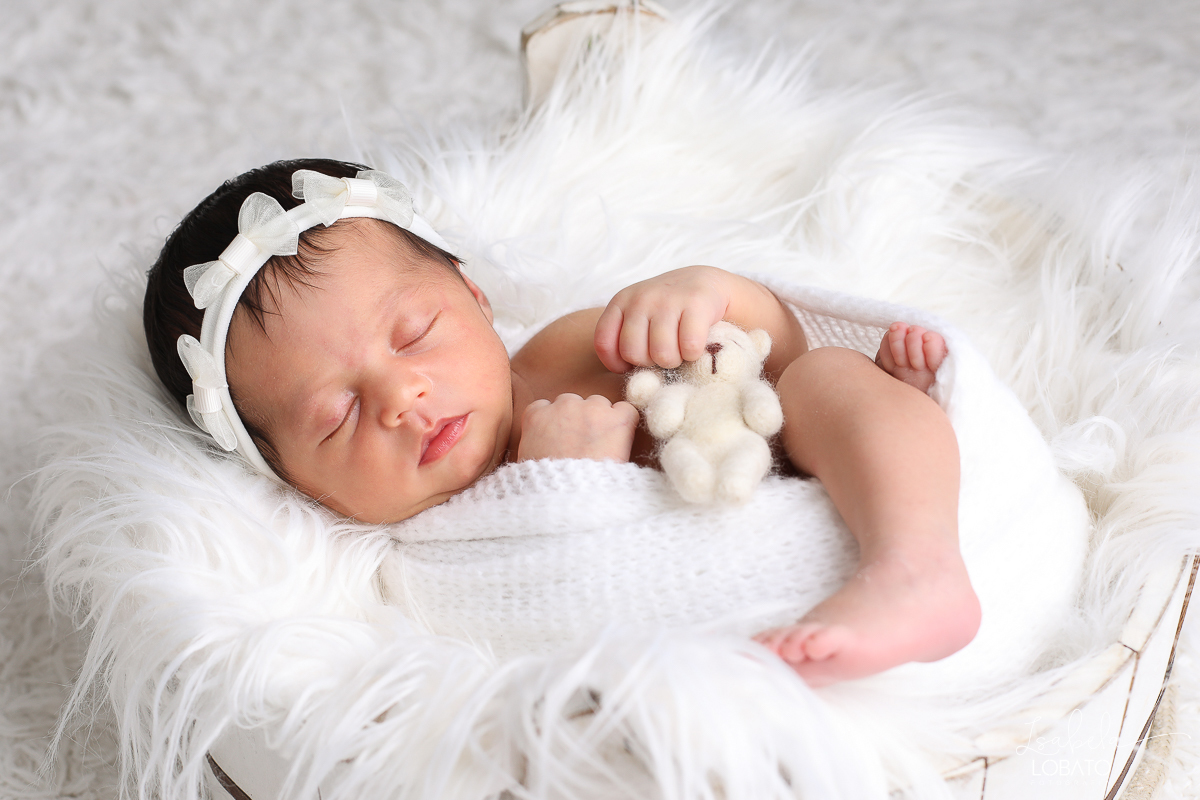 ensaio-fotografico-de-recem-nascido-ensaio-newborn-bebe-recem-nascido-fotografa-de-recem-nascido-em-barbacena-ideia-de-ensaio-newborn-estudio-fotografico-em-barbacena-isabela-lobato-fotografia-melhor-fotografo-de-bebe-em-barbacena-fotografa-de-criancas
