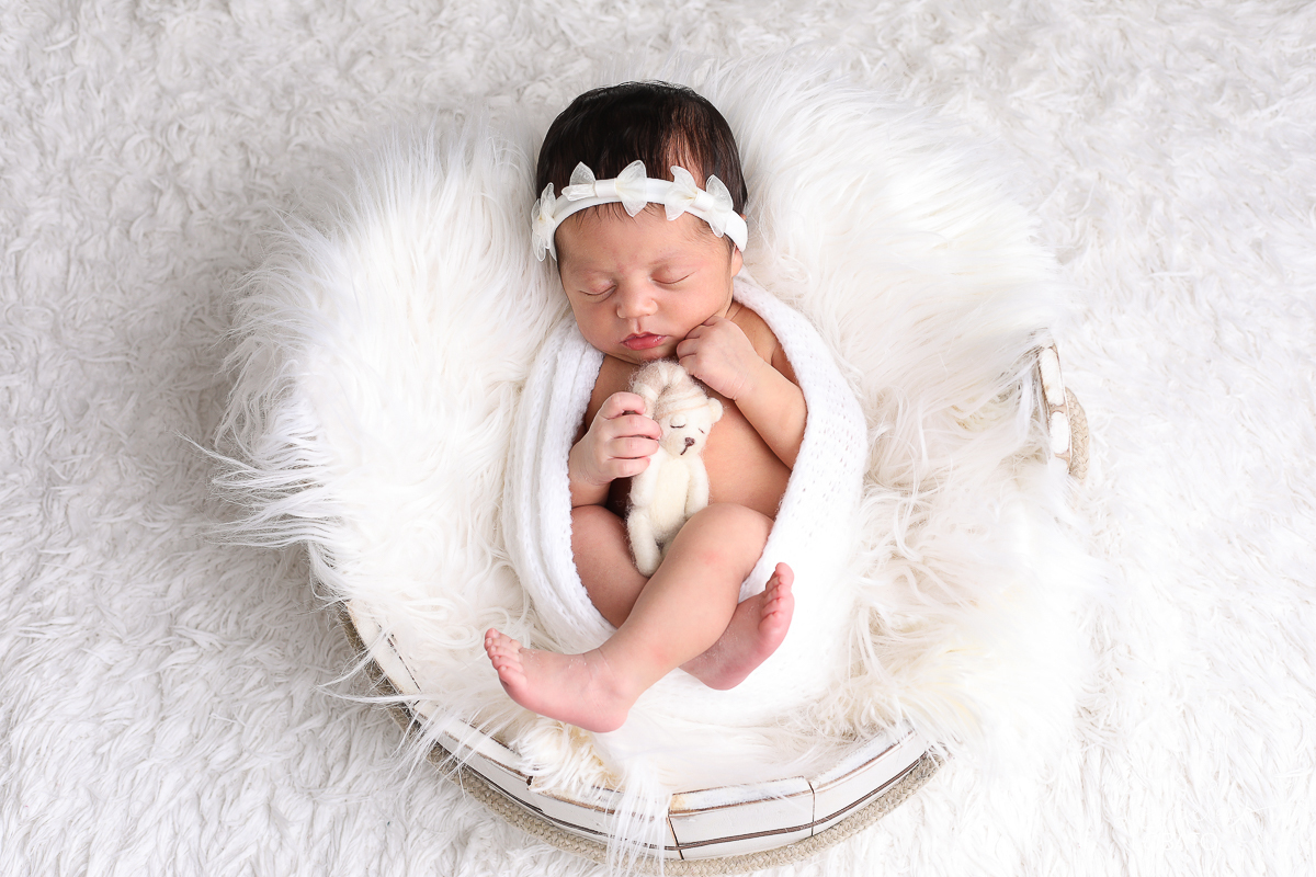 ensaio-fotografico-de-recem-nascido-ensaio-newborn-bebe-recem-nascido-fotografa-de-recem-nascido-em-barbacena-ideia-de-ensaio-newborn-estudio-fotografico-em-barbacena-isabela-lobato-fotografia-melhor-fotografo-de-bebe-em-barbacena-fotografa-de-criancas
