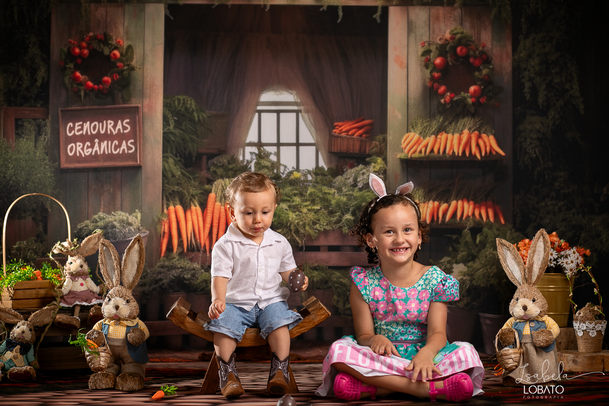 ensaio-de-pascoa-2024-fotos-de-pascoa-coelhinho-da-pascoa-ovos-de-pascoa-mini-sessao-fotografica-de-pascoa-orelha-de-coelho-cenario-fotografico-de-pascoa-estudio-fotografico-infantil-em-barbacena-isabela-lobato-fotografia-barbacena-mg