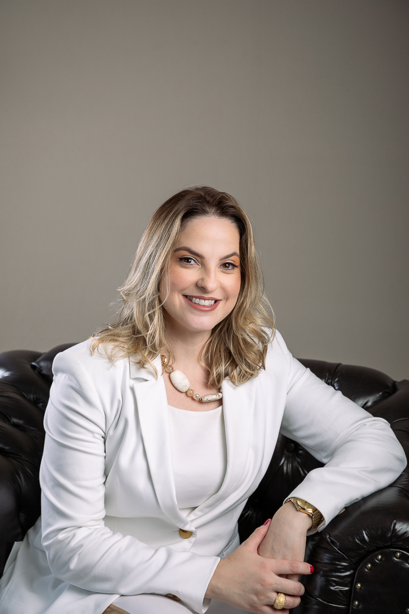 ensaio-fotografico-perfil-corporativo-retrato-corporativo-foto-para-fins-publicitario-mkt-profissional-retrato-de-decoradora-fotografa-de-retratos-fotos-posicionamento-de-imagem-posicinamento-de-marca-fotografa-marketieira-isabela-lobato-fotografia