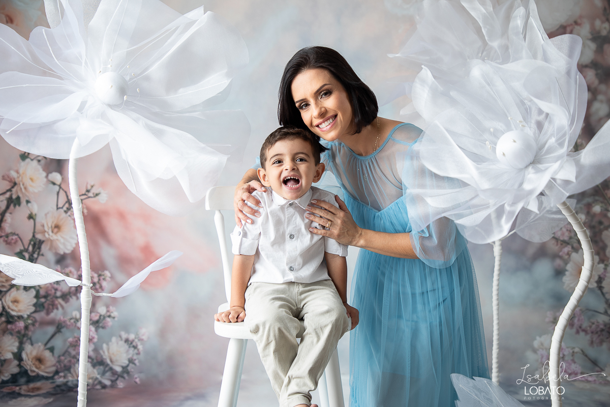 ensaio-fotografico-dia-das-maes-2024-cenario-fotografico-dia-das-maes-fundo-fotografico-para-dia-das-maes-fundos-wentz-mae-de-tres-meninos-look-para-ensaio-dia-das-maes-amor-de-mae-sessao-fotografica-dia-das-maes-2024-retratos-de-mae-cenario-dia-das-maes