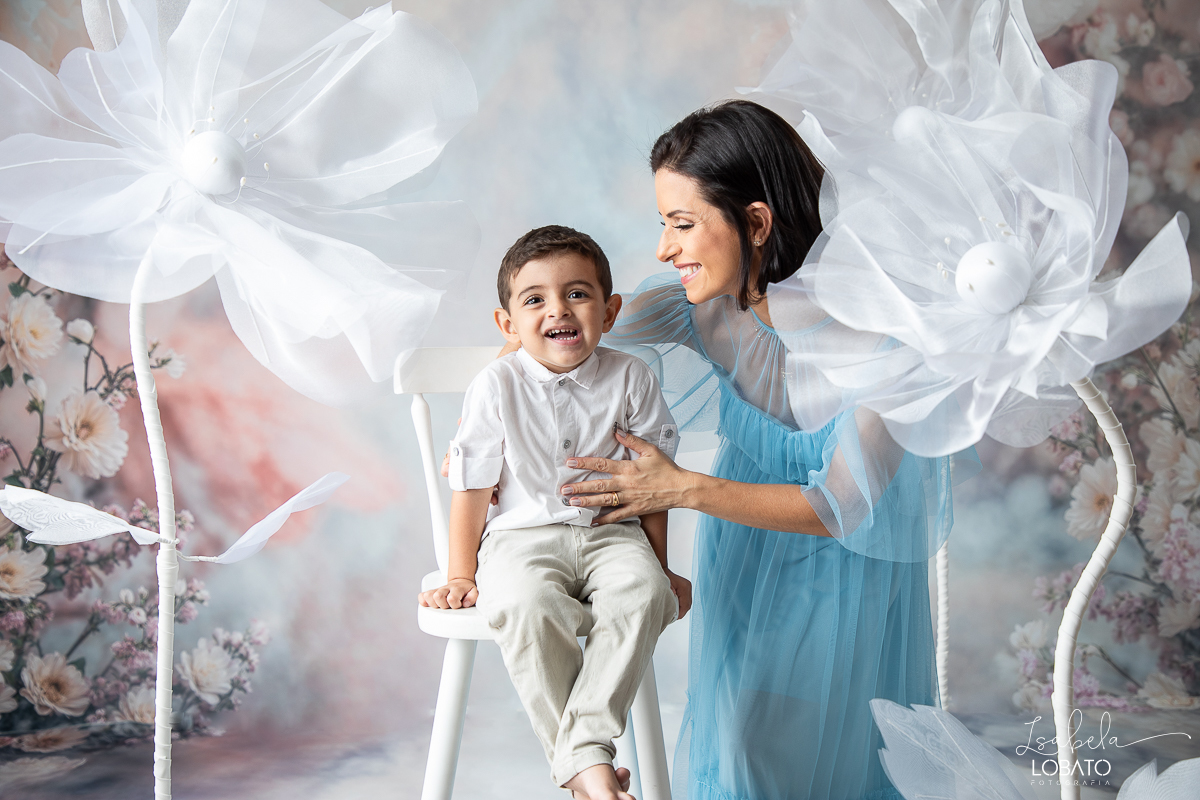 ensaio-fotografico-dia-das-maes-2024-cenario-fotografico-dia-das-maes-fundo-fotografico-para-dia-das-maes-fundos-wentz-mae-de-tres-meninos-look-para-ensaio-dia-das-maes-amor-de-mae-sessao-fotografica-dia-das-maes-2024-retratos-de-mae-cenario-dia-das-maes