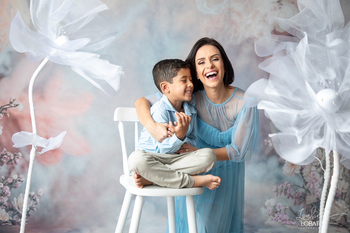 ensaio-fotografico-dia-das-maes-2024-cenario-fotografico-dia-das-maes-fundo-fotografico-para-dia-das-maes-fundos-wentz-mae-de-tres-meninos-look-para-ensaio-dia-das-maes-amor-de-mae-sessao-fotografica-dia-das-maes-2024-retratos-de-mae-cenario-dia-das-maes