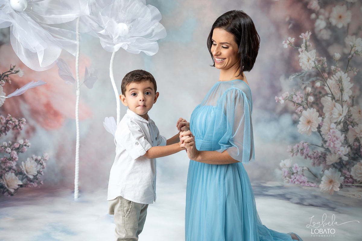 ensaio-fotografico-dia-das-maes-2024-cenario-fotografico-dia-das-maes-fundo-fotografico-para-dia-das-maes-fundos-wentz-mae-de-tres-meninos-look-para-ensaio-dia-das-maes-amor-de-mae-sessao-fotografica-dia-das-maes-2024-retratos-de-mae-cenario-dia-das-maes