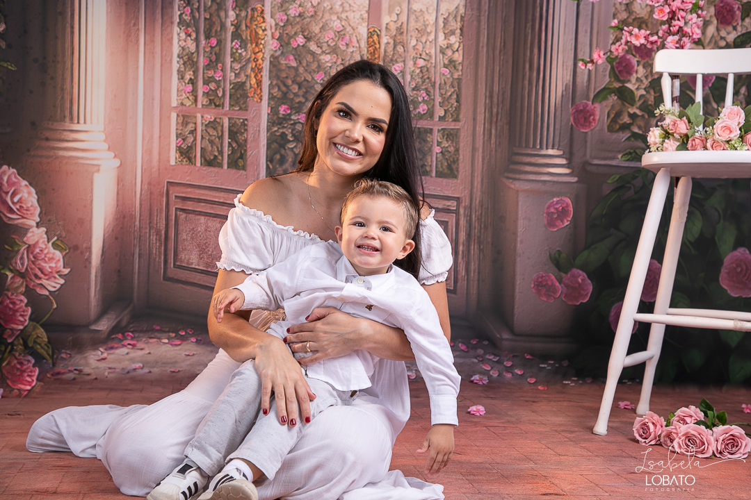 ensaio-fotografico-dia-das-maes-2024-cenario-fotografico-dia-das-maes-fundo-fotografico-para-dia-das-maes-fundos-wentz-mae-de-tres-meninos-look-para-ensaio-dia-das-maes-amor-de-mae-sessao-fotografica-dia-das-maes-2024-retratos-de-mae-cenario-dia-das-maes
