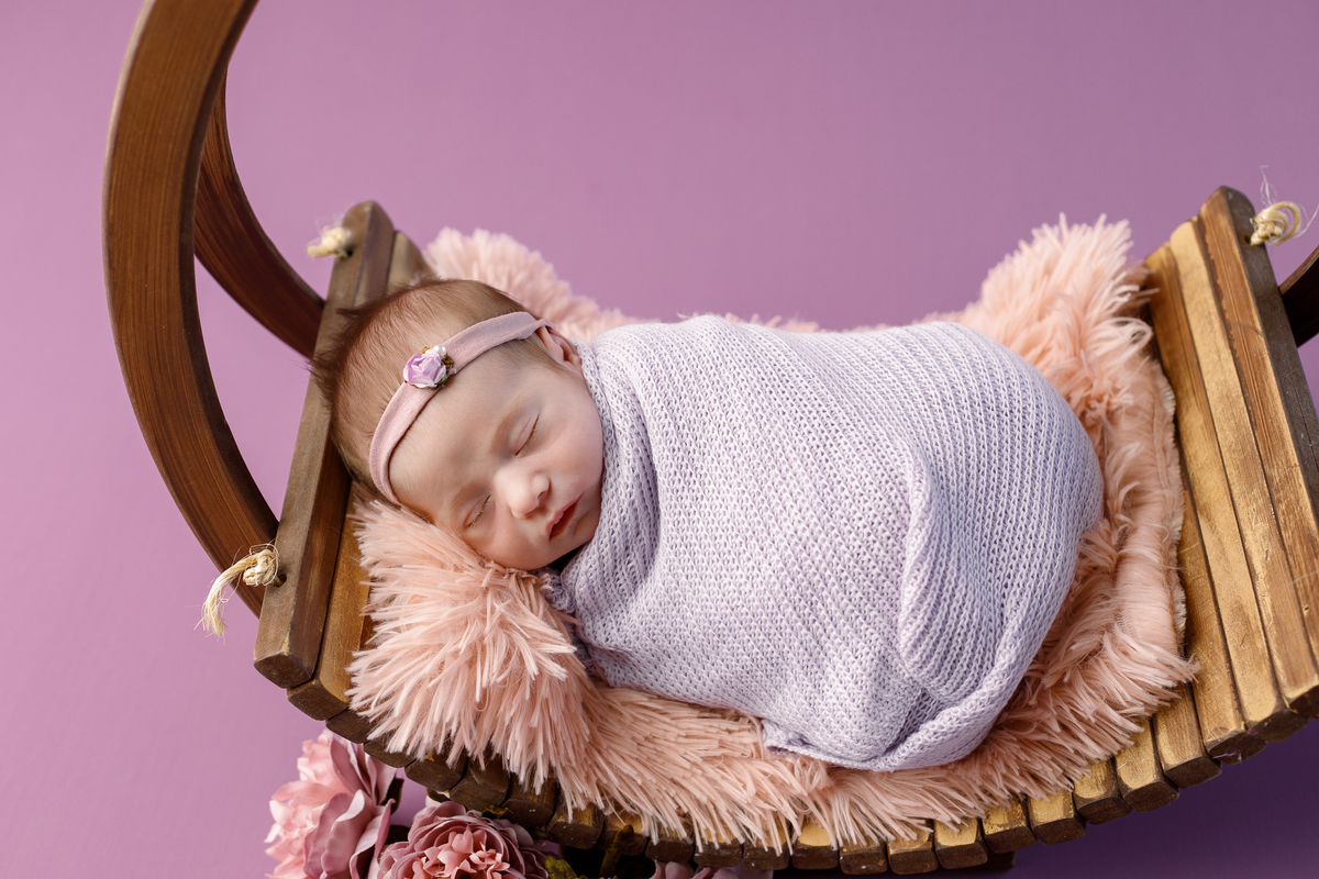 ensaio-fotografico-de-recem-nascido-fotografa-de-recem-nascido-em-barbacena-mg-ensaio-newborn-bebe-recem-nascido-fotos-cenario-de-newborn-dicas-de-ensaios-newborn-roupa-para-newborn-estudio-fotografico-em-barbacena-mg-isabela-lobato-fotografia