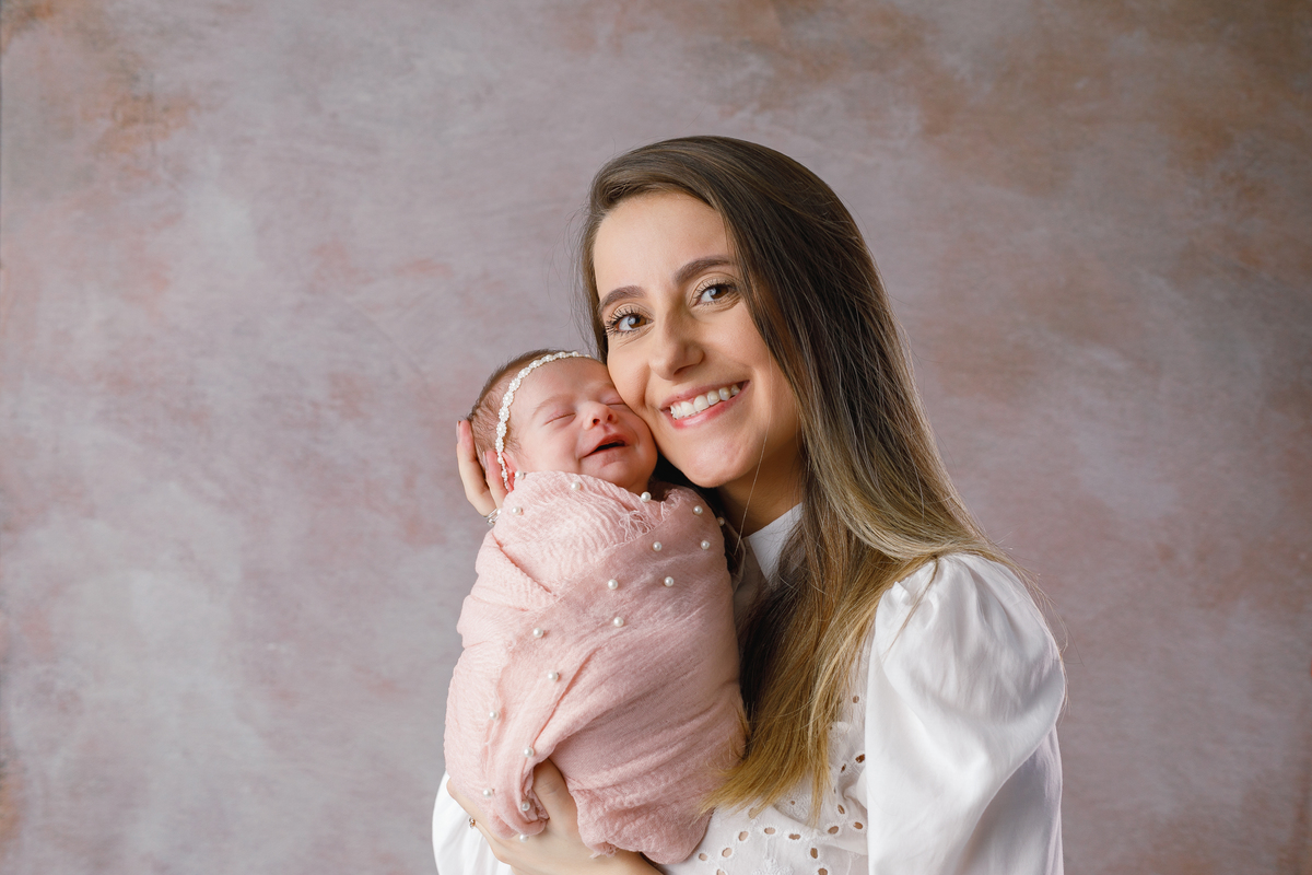 ensaio-fotografico-de-recem-nascido-fotografa-de-recem-nascido-em-barbacena-mg-ensaio-newborn-bebe-recem-nascido-fotos-cenario-de-newborn-dicas-de-ensaios-newborn-roupa-para-newborn-estudio-fotografico-em-barbacena-mg-isabela-lobato-fotografia