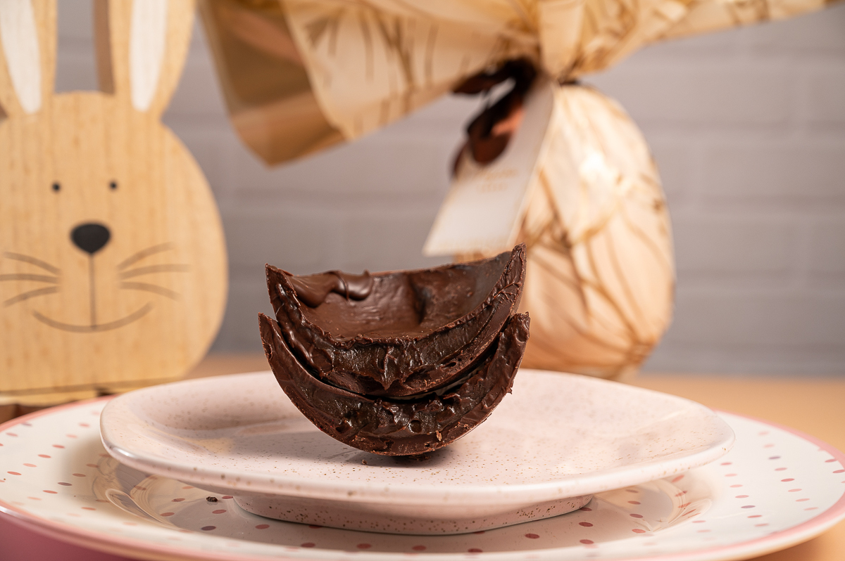 ovo-de-Páscoa-artesanal-ovos-de-colher-pascoa-2024-cardapio-de-pascoa-fotos-de-ovos-de-pascoa-ovo-de-pascoa-gourmet-em-barbacena-confeitarti-barbacena-delicioso-ovo-de-pascoa-fotos-incriveis-de-ovos-de-pascoa-fotografo-de-alimentos-minas-gerais-barbacena