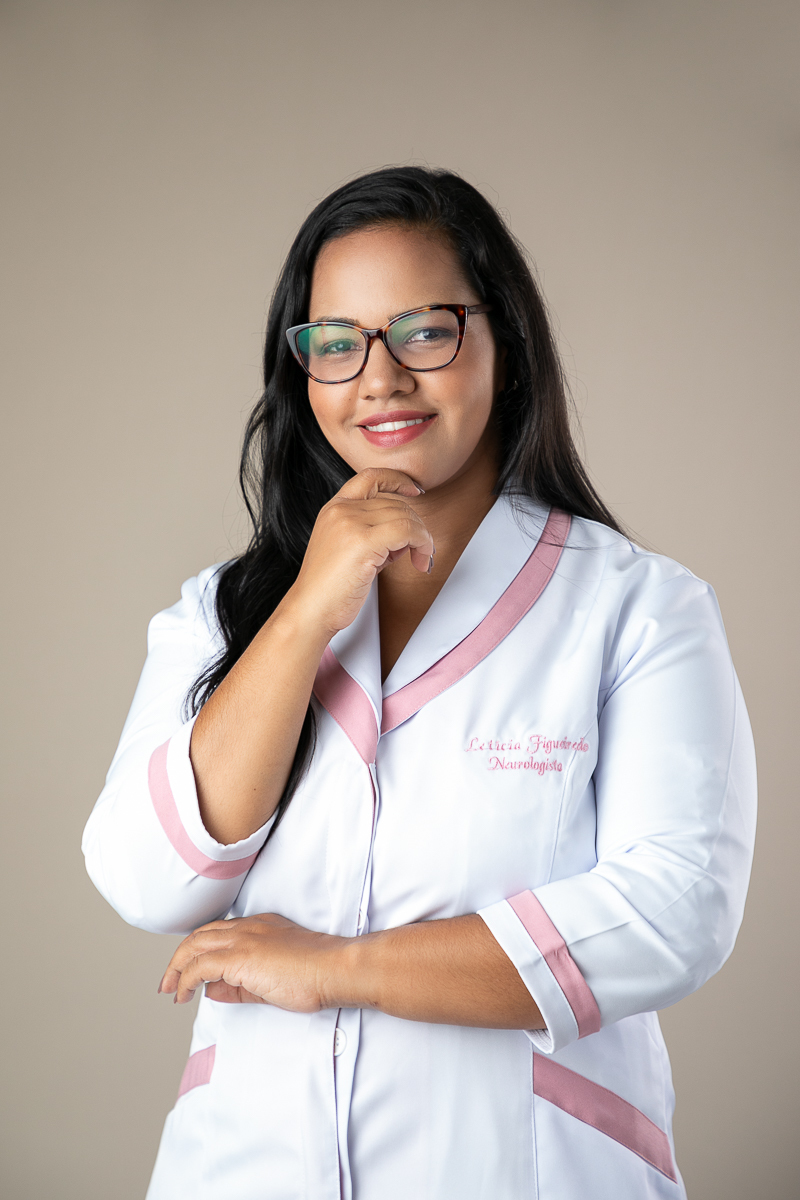 retrato-corporativo-fotografia-para-publicidade-de-medico-mkt-medico-foto-biografia-de-medico-posicionamento-de-marca-posicionamento-digital-retratos-corporativo-fotografo-de-medicos-posicionador-de-imagem-fotografo-de-publicidade-barbacena-isabela-lobato