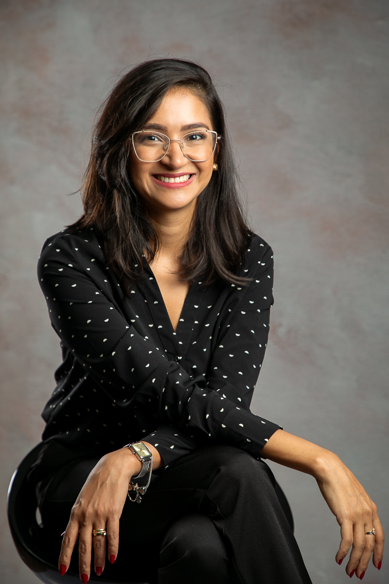 retrato-corporativo-fotografia-para-publicidade-de-contador-mkt-foto-biografia-de-contador-posicionamento-de-marca-posicionamento-digital-retratos-corporativo-fotografo-posicionador-de-imagem-fotografo-de-publicidade-em-barbacena-isabela-lobato-fotografia