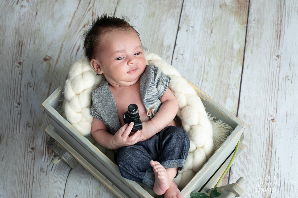 ensaio-fotografico-de-recem-nasdico-newborn-love-photo-baby-recem-nascido-fotografa-de-newborn-barbacena-estudio-isabela-lobato-fotografia-fotografa-de-bebes-em-barbacena-isabela-lobato-fotografia