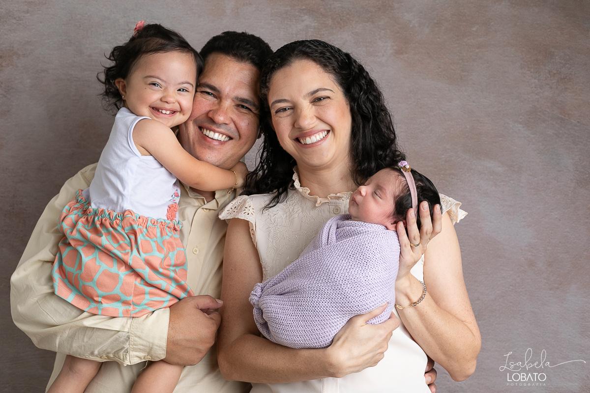 ensaio-fotografico-de-recem-nasdico-newborn-love-photo-baby-recem-nascido-fotografa-de-newborn-barbacena-estudio-isabela-lobato-fotografia-fotografa-de-bebes-em-barbacena-isabela-lobato-fotografia