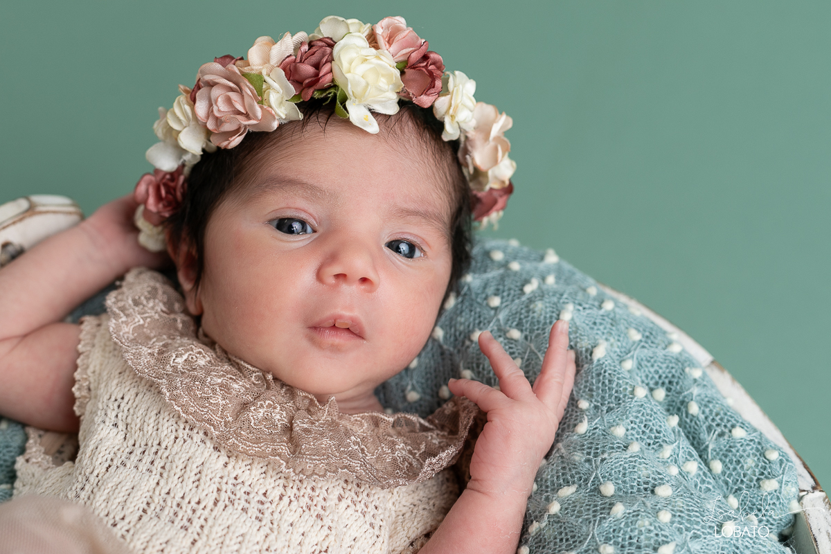 ensaio-fotografico-de-recem-nasdico-newborn-love-photo-baby-recem-nascido-fotografa-de-newborn-barbacena-estudio-isabela-lobato-fotografia-fotografa-de-bebes-em-barbacena-isabela-lobato-fotografia