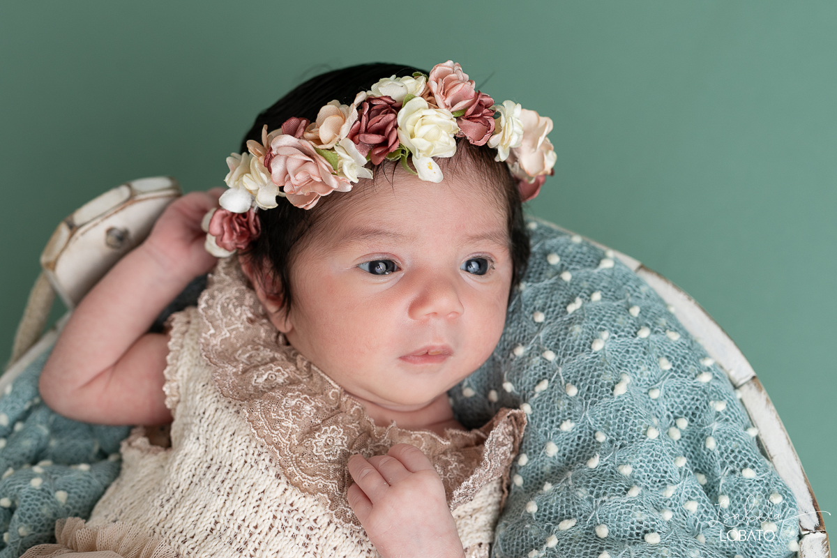 ensaio-fotografico-de-recem-nasdico-newborn-love-photo-baby-recem-nascido-fotografa-de-newborn-barbacena-estudio-isabela-lobato-fotografia-fotografa-de-bebes-em-barbacena-isabela-lobato-fotografia