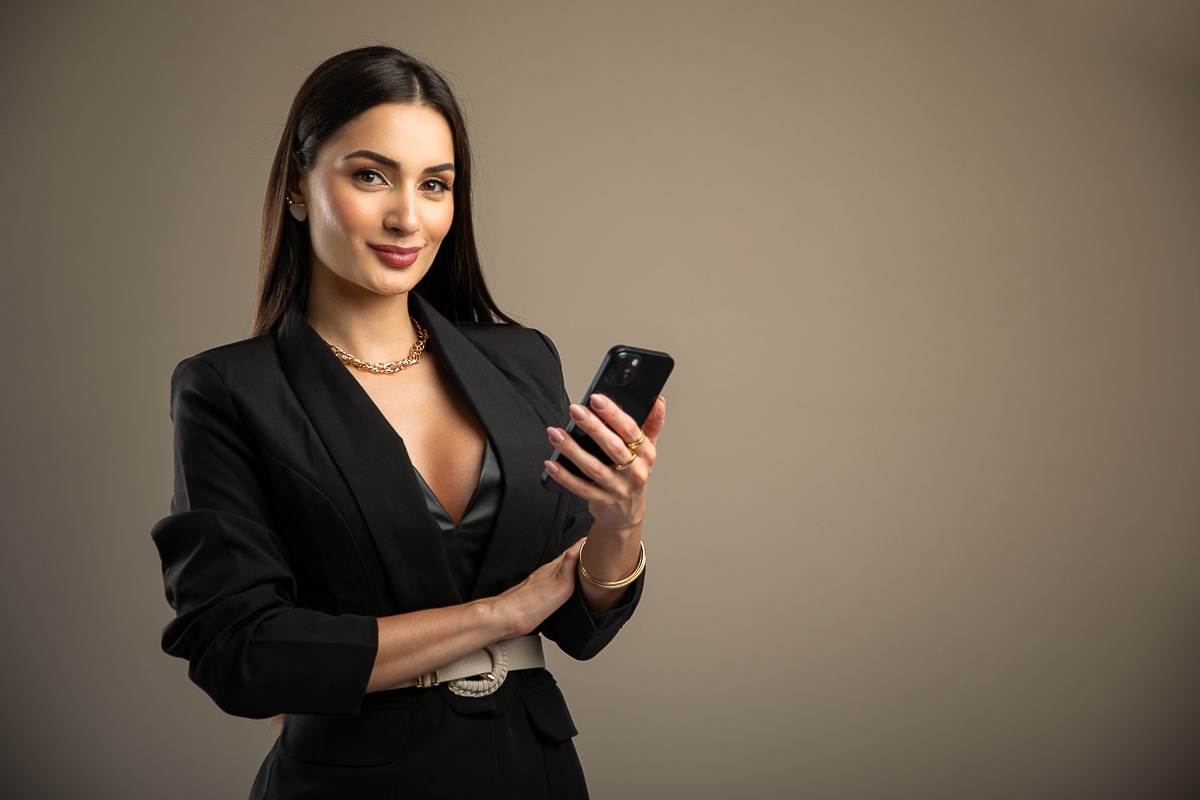 retato-corporativo-mkt-dentista-retrato-de-dentista-botox-harmonização-orofacial-dra-sabrina-lara-barbacena-fotografa-de-publicidade-em-barbacena-mg-isabela-lobato-fotografia-estudio-fotografia-em-barbacena-mg-isabela-lobato-fotografia