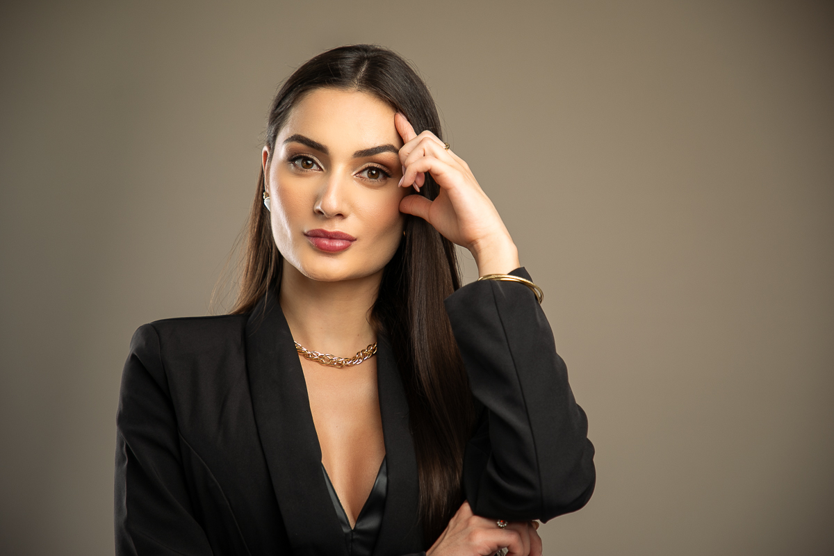 retato-corporativo-mkt-dentista-retrato-de-dentista-botox-harmonização-orofacial-dra-sabrina-lara-barbacena-fotografa-de-publicidade-em-barbacena-mg-isabela-lobato-fotografia-estudio-fotografia-em-barbacena-mg-isabela-lobato-fotografia