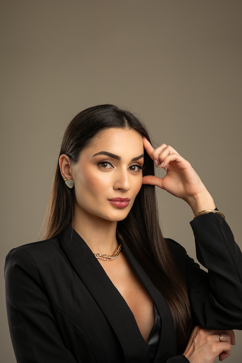 retato-corporativo-mkt-dentista-retrato-de-dentista-botox-harmonização-orofacial-dra-sabrina-lara-barbacena-fotografa-de-publicidade-em-barbacena-mg-isabela-lobato-fotografia-estudio-fotografia-em-barbacena-mg-isabela-lobato-fotografia