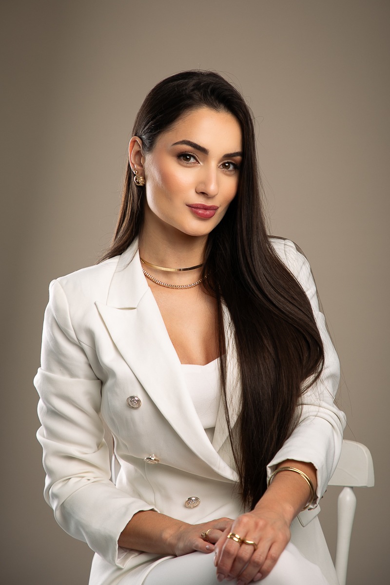 retato-corporativo-mkt-dentista-retrato-de-dentista-botox-harmonização-orofacial-dra-sabrina-lara-barbacena-fotografa-de-publicidade-em-barbacena-mg-isabela-lobato-fotografia-estudio-fotografia-em-barbacena-mg-isabela-lobato-fotografia