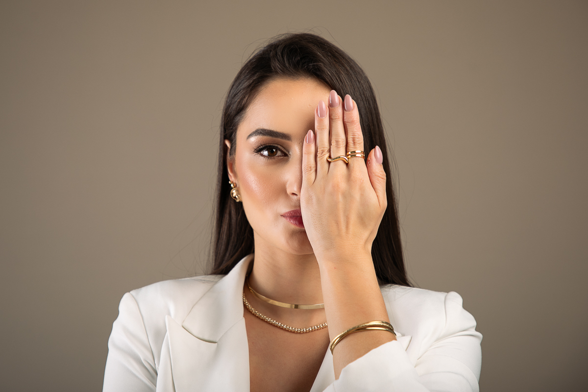 retato-corporativo-mkt-dentista-retrato-de-dentista-botox-harmonização-orofacial-dra-sabrina-lara-barbacena-fotografa-de-publicidade-em-barbacena-mg-isabela-lobato-fotografia-estudio-fotografia-em-barbacena-mg-isabela-lobato-fotografia