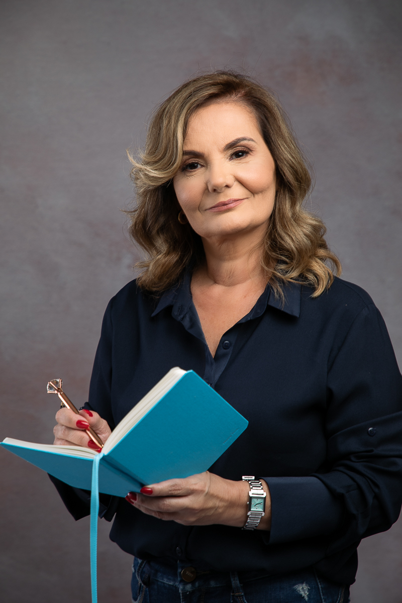 retato-corporativo-mkt-coach-mirian-rossi-mulheres-empreendedoras-couch-barbacena-fotografa-de-publicidade-em-barbacena-mg-isabela-lobato-fotografia-estudio-fotografia-em-barbacena-mg-isabela-lobato-fotografia