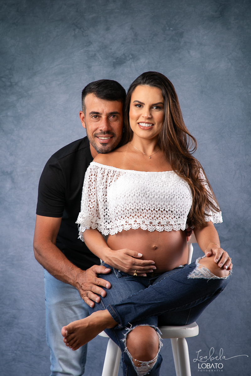 ensaio-gestante-fotografo-em-barbacena-ensaio-fotografico-dos-sonhos-gestante-em-estudio-melhor-fotografa-de-barbacena-estudio-isabela-lobato-fotografia-look-de-gestante-para-ensaio-fotografico