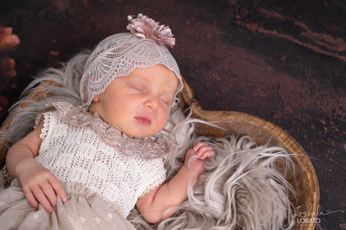 ensaio-newborn-love-fotografia-de-recem-nascido-bebe-newborn-roupa-de-recem-nascido-fotos-de-newborn-fotografo-de-newborn-em-barbacena-estudio-fotografico-de-crianças-em-barbacena-melhor-fotografo-de-barbacena-isabela-lobato-fotografia