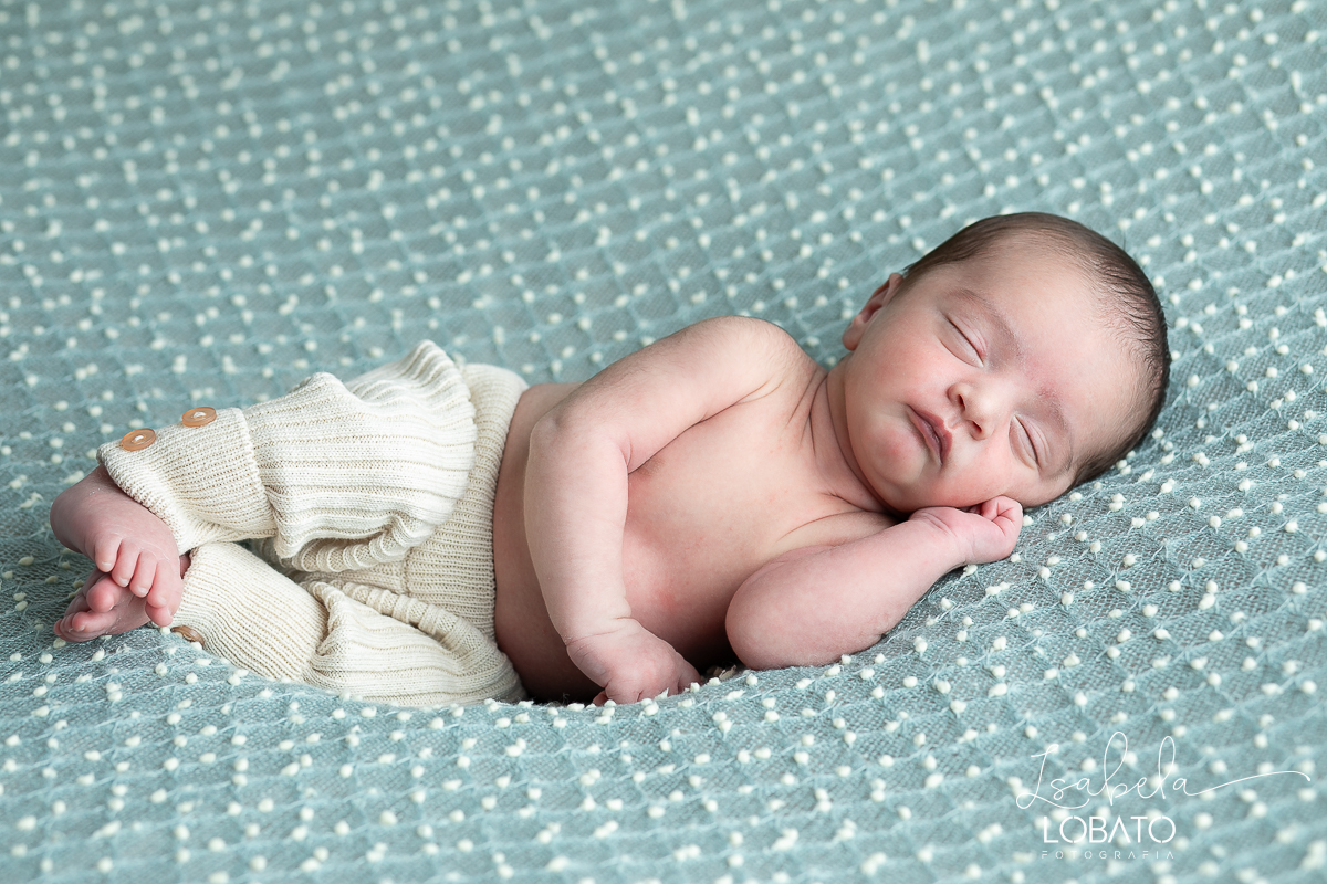 ensaio-newborn-love-fotografia-de-recem-nascido-bebe-newborn-roupa-de-recem-nascido-fotos-de-newborn-fotografo-de-newborn-em-barbacena-estudio-fotografico-de-crianças-em-barbacena-melhor-fotografo-de-barbacena-isabela-lobato-fotografia