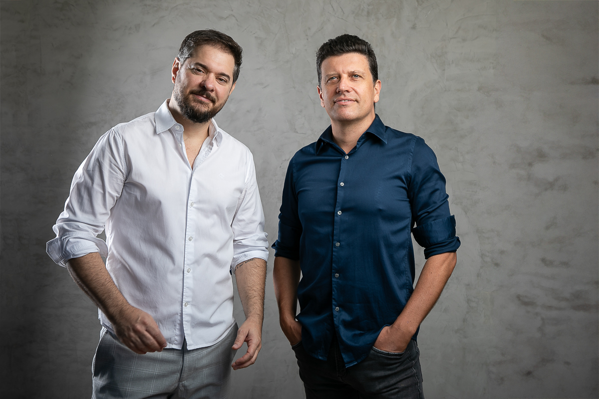 fotografo-especializado-em-retratos-corporativo-isabela-lobato-fotografia-melhor-fotografa-de-barbacena-e-regiao-mkt-retratos-corporativo-visagismo-e-odontologia-estetica-melhor-dentista-em-barbacena-braulio-paolucci-e-adriano-schayder