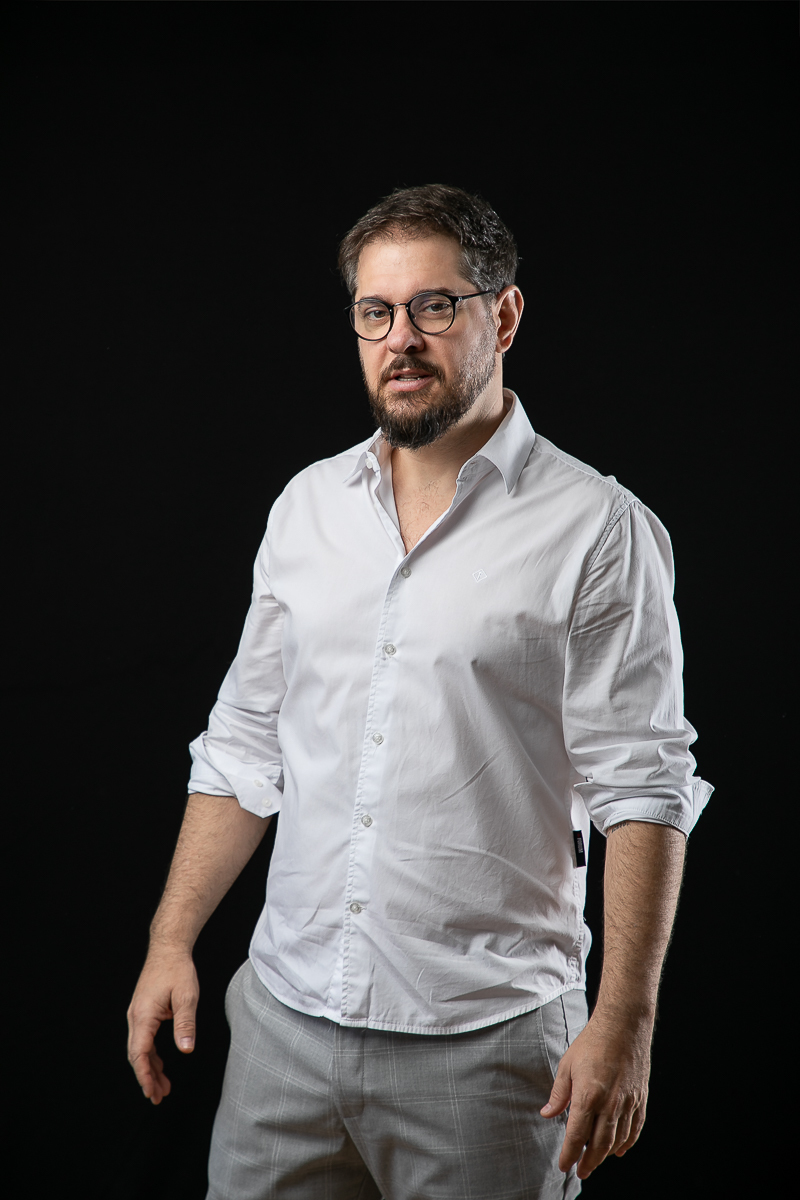 fotografo-especializado-em-retratos-corporativo-isabela-lobato-fotografia-melhor-fotografa-de-barbacena-e-regiao-mkt-retratos-corporativo-visagismo-e-odontologia-estetica-melhor-dentista-em-barbacena-braulio-paolucci-e-adriano-schayder