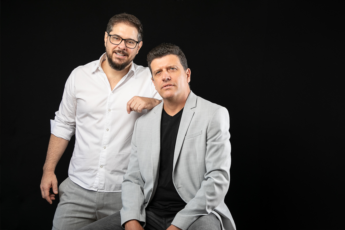 fotografo-especializado-em-retratos-corporativo-isabela-lobato-fotografia-melhor-fotografa-de-barbacena-e-regiao-mkt-retratos-corporativo-visagismo-e-odontologia-estetica-melhor-dentista-em-barbacena-braulio-paolucci-e-adriano-schayder